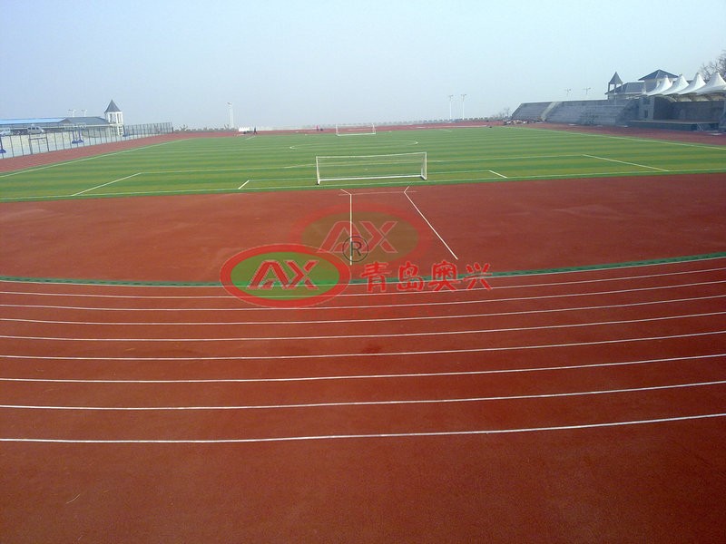 2026山东中小学怎么选塑胶跑道厂家？青岛奥兴塑胶结合青岛/东营/济南校园施工经验讲解