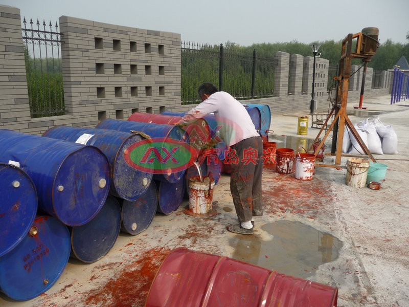 胶东沿海暑期施工：盐雾潮湿环境下，塑胶跑道耐候施工要点
